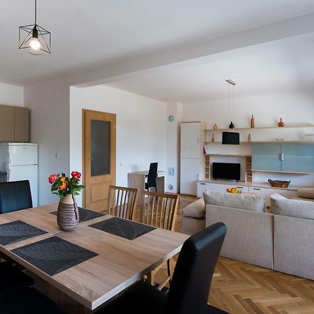 Seasons Apartmani Eszék Kültér fotó