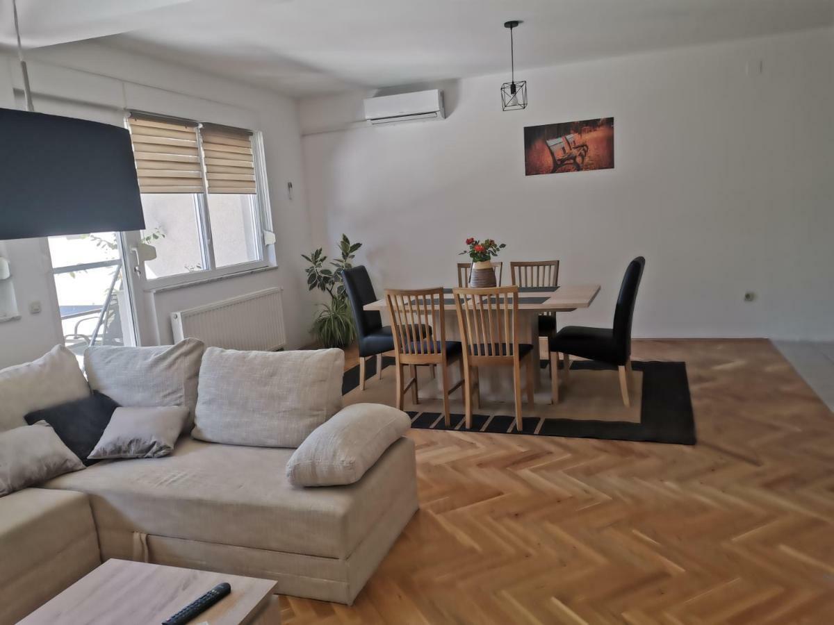Seasons Apartmani Eszék Kültér fotó