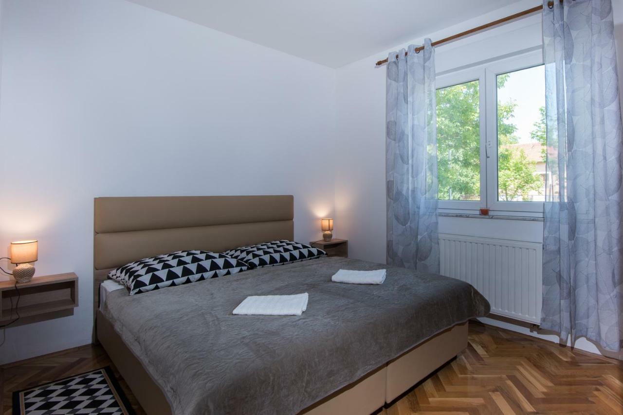 Seasons Apartmani Eszék Kültér fotó