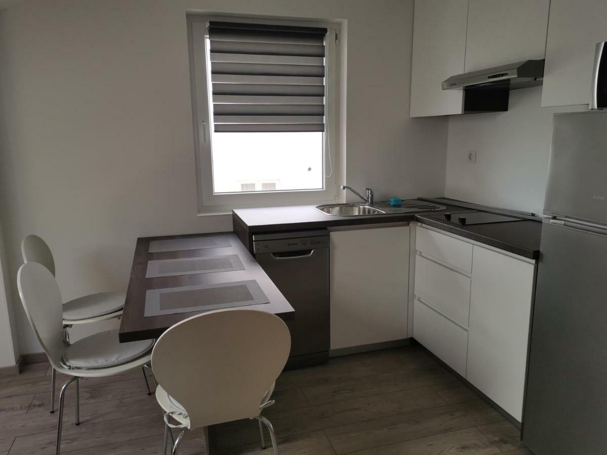 Seasons Apartmani Eszék Kültér fotó