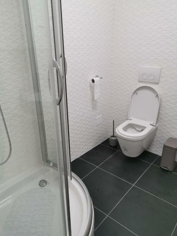 Seasons Apartmani Eszék Kültér fotó